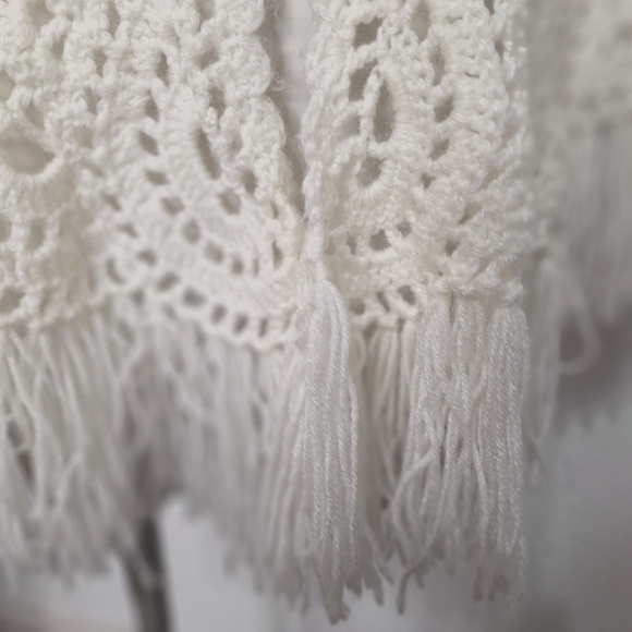 Off White Handmade Crochet Boho Bohemian Y2K Retro Fringe Shawl/Wrap One Size - Picture 6 of 14